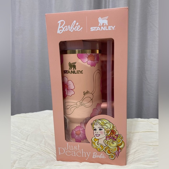 NEW Stanley x Barbie Just Peachy Barbie 80S PEACHES ’N CREAM QUENCHER 40 OZ - Picture 3 of 15
